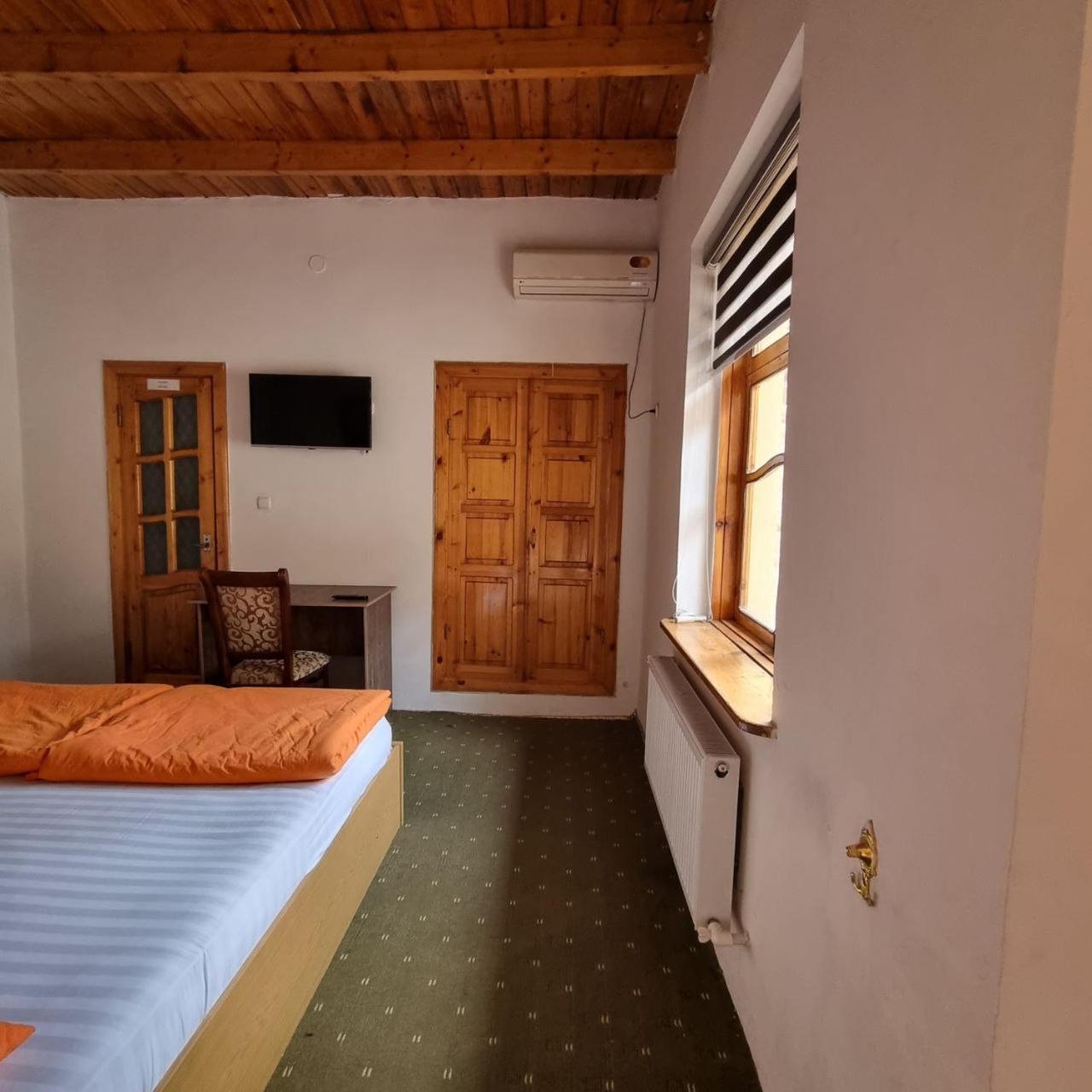 Sim Sim Hostel & Guest House Near The Church サマルカンド エクステリア 写真