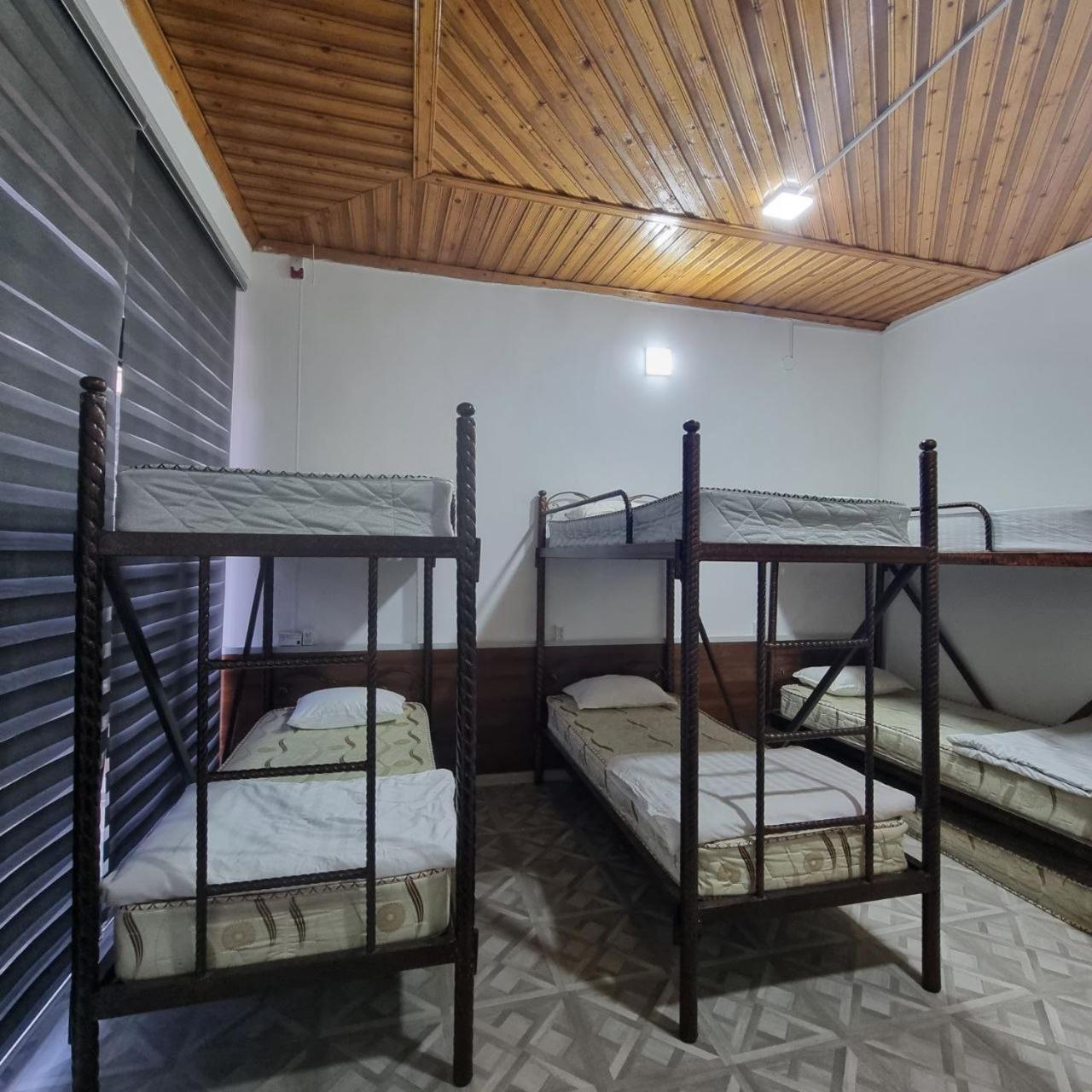 Sim Sim Hostel & Guest House Near The Church サマルカンド エクステリア 写真
