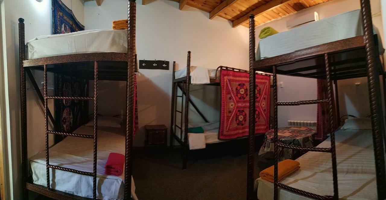 Sim Sim Hostel & Guest House Near The Church サマルカンド エクステリア 写真